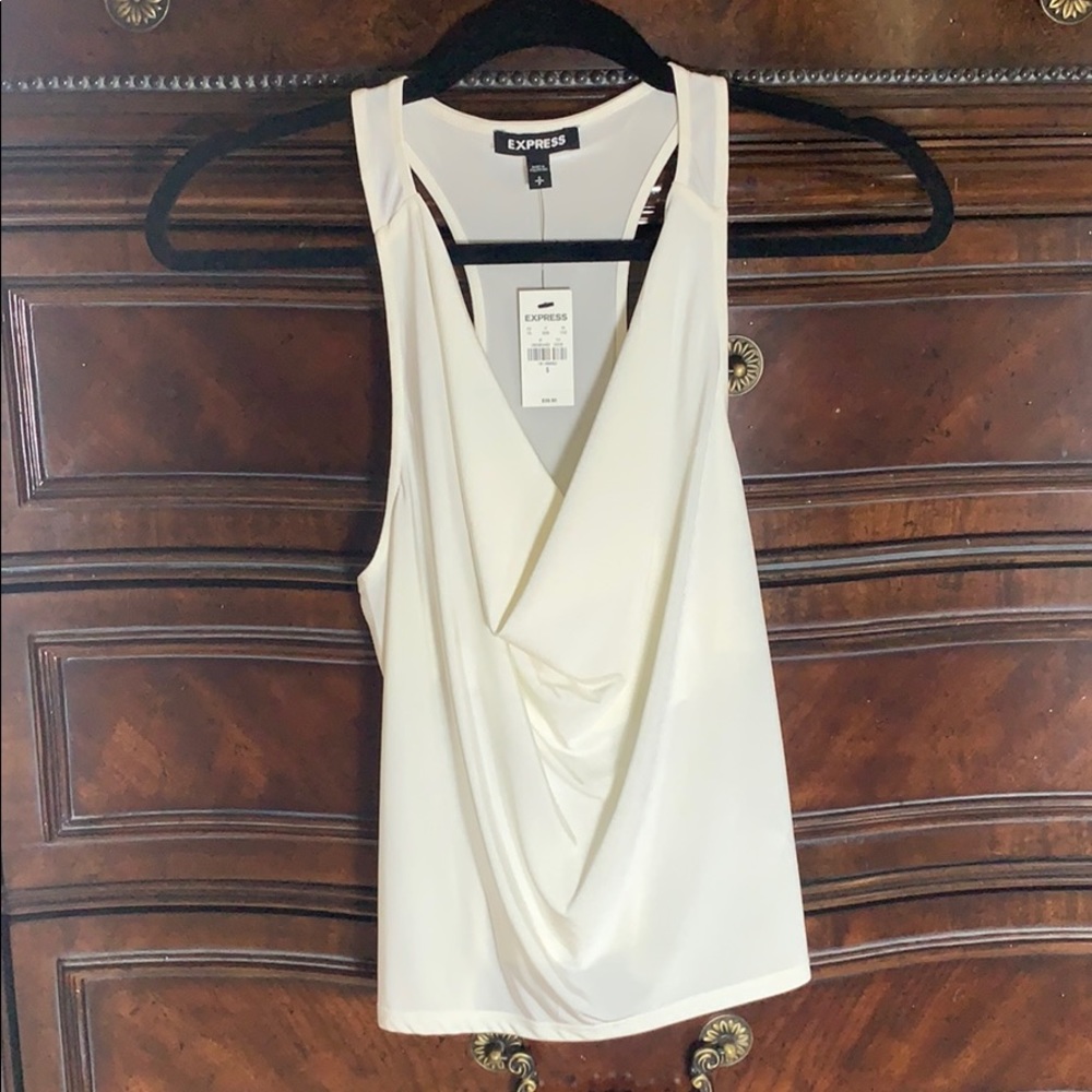 Express Racerback top drop neckline - Picture 2 of 5